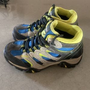 Hi Tec Kids Hiking Shoes